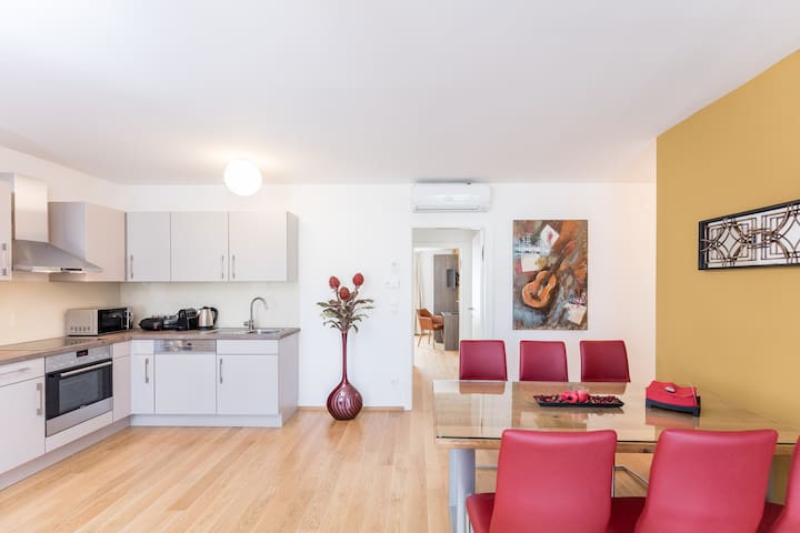 Tabor Score with balcony