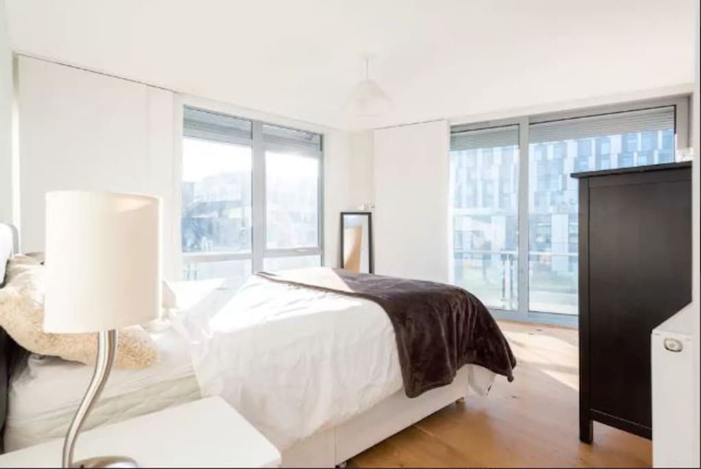 Wake up to London City