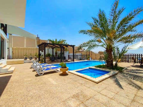 Luxurious Villa- Sea Views