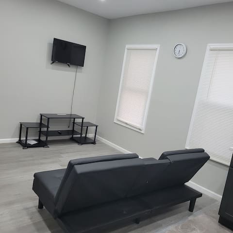 2. Renner 5 Bdrm & 2 Bthrm