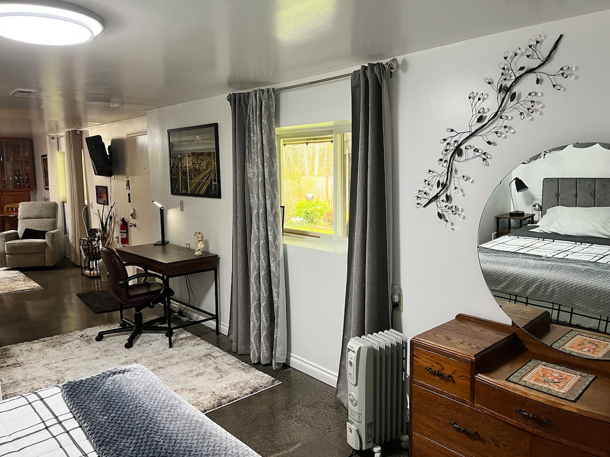 Гардероб с огледало 