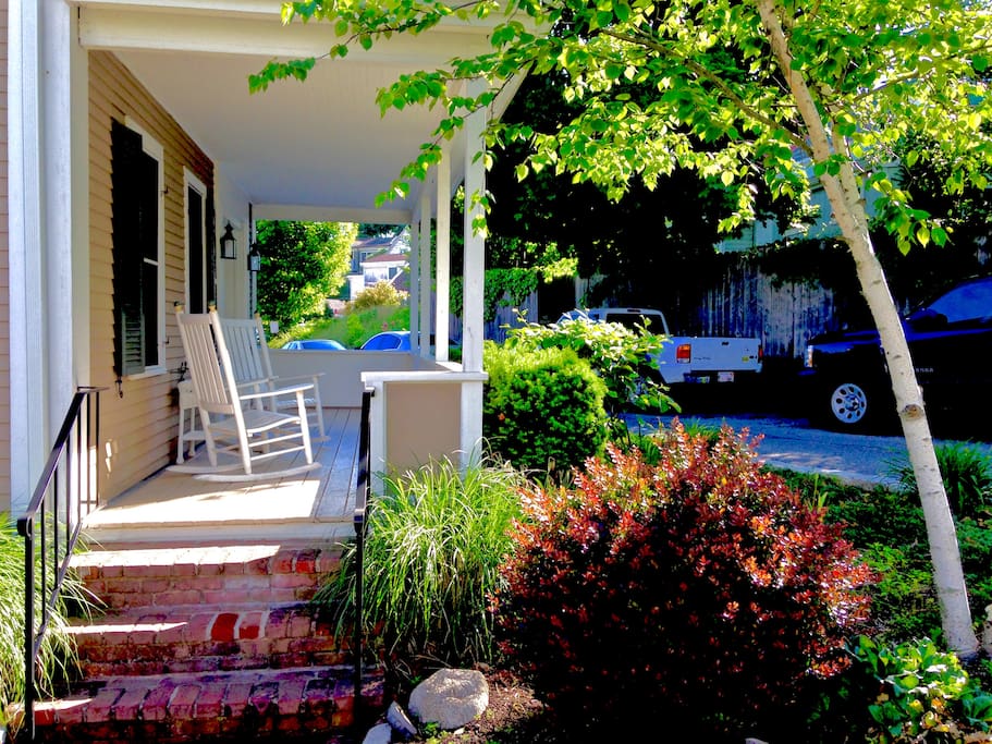 Private porch and entrance