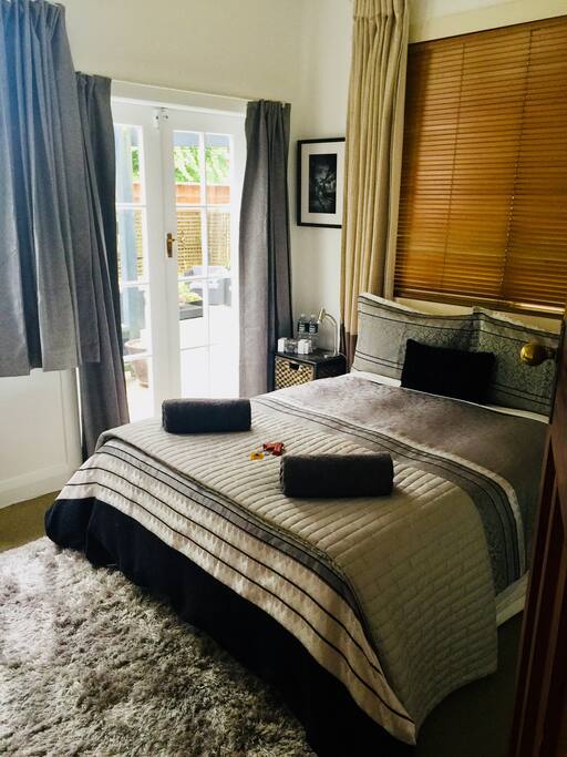 Guest bedroom