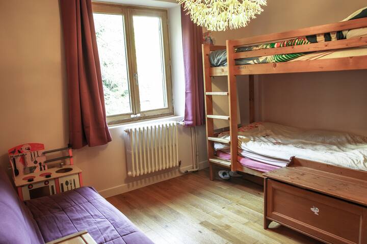 Chumba cha kulala cha watoto sakafu ya 1