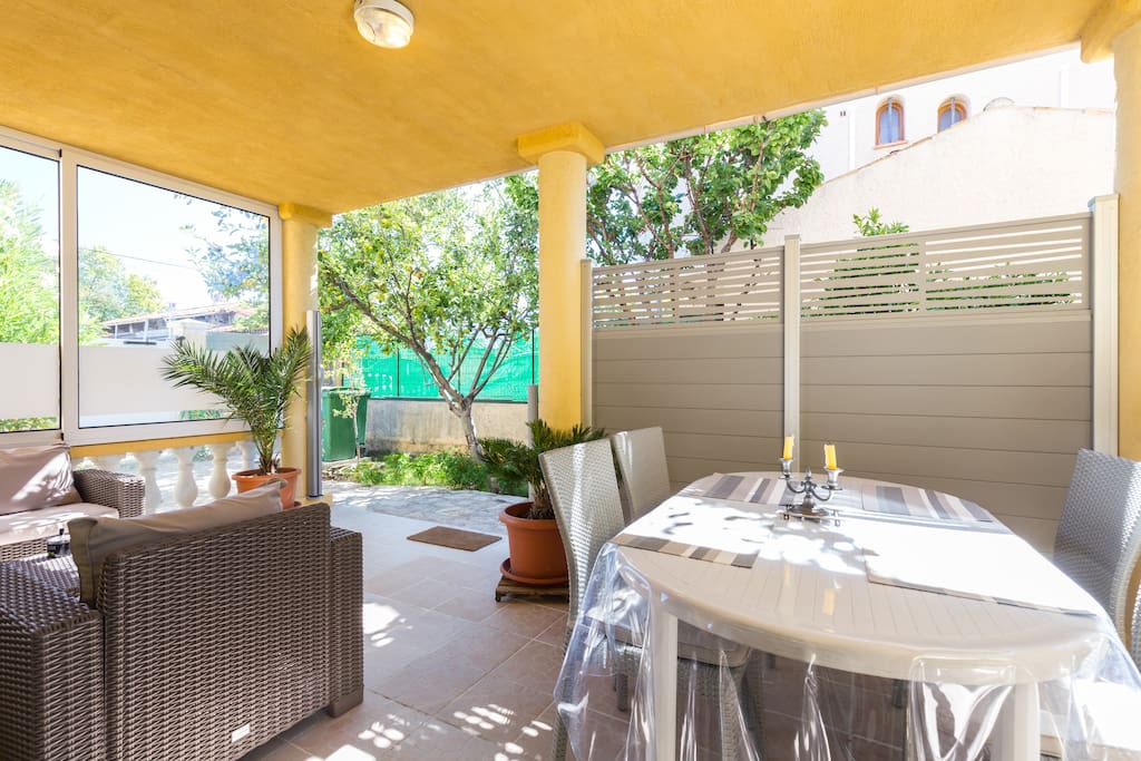Grande terrasse
au calme
pour ses repas