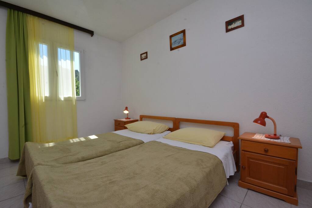 Bedrom 2