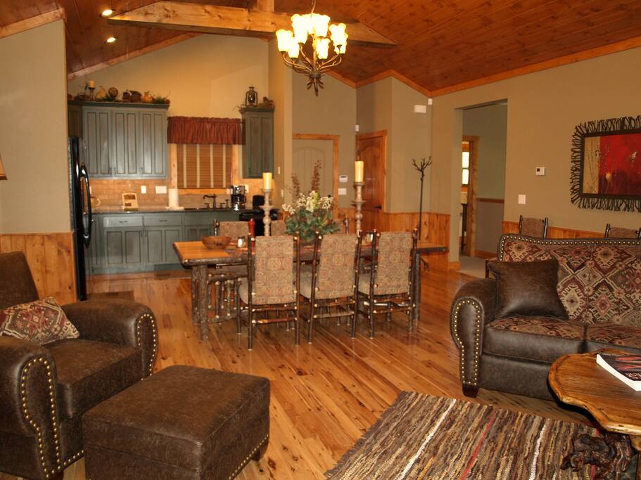 Full kitchen, comfortable furnishings