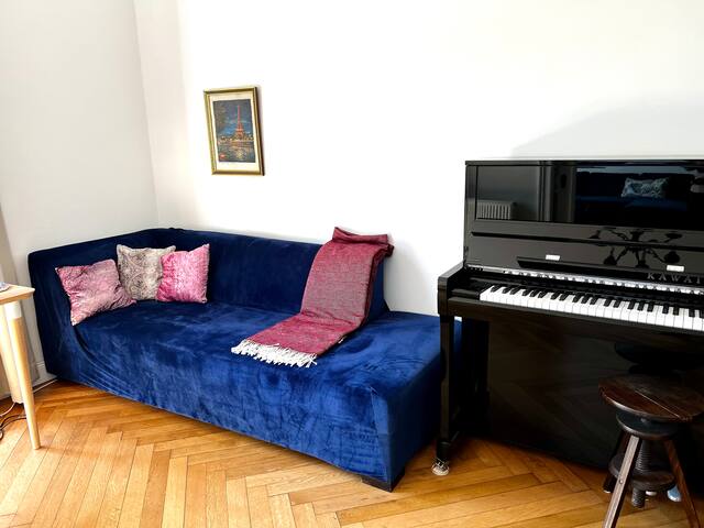 Spacious family-friendly apartment opposite park gallery image 5