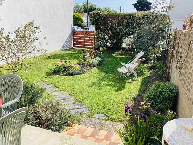 Entire home with 1 bedrooms in La Baule-Escoublac - La Petite Maison