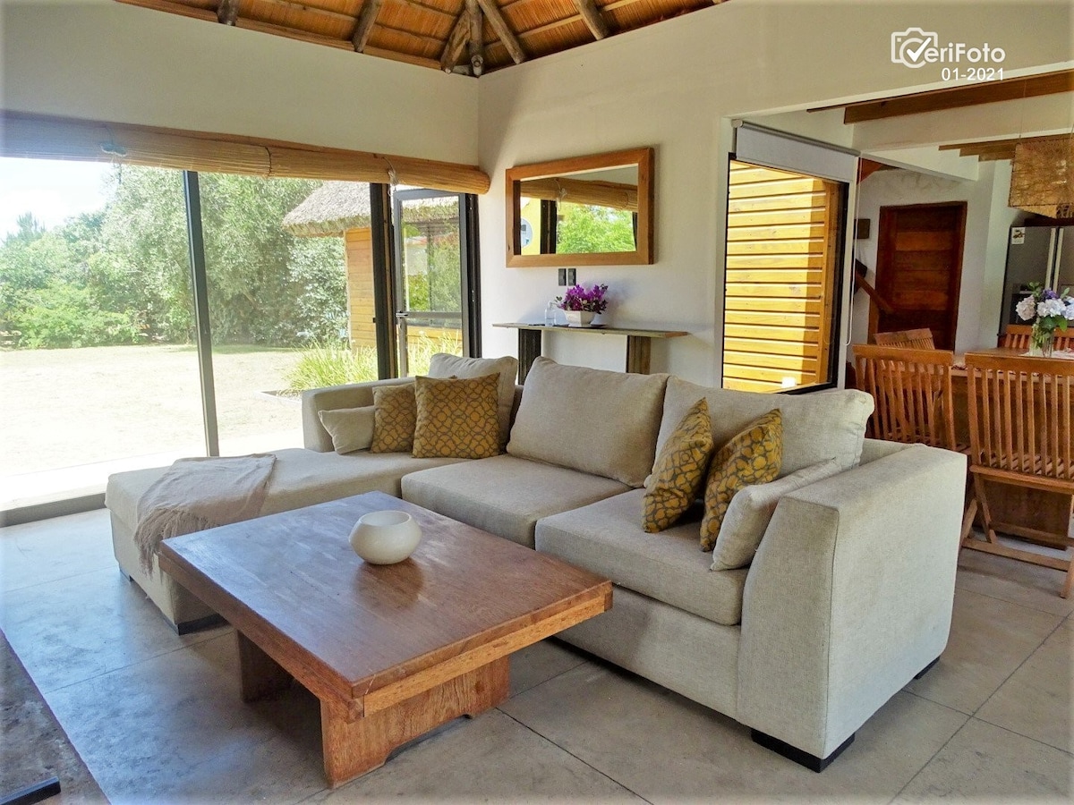 Successful Airbnb property: Comfortable cabin. Quinchos with barbecue. in Rocha