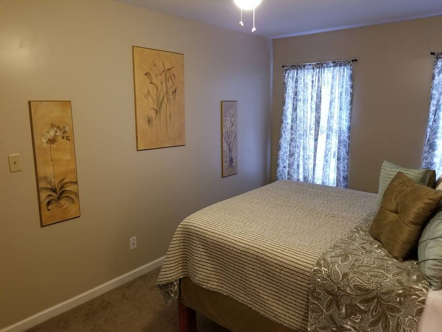 Soothing decor (Photo 3 of 3)