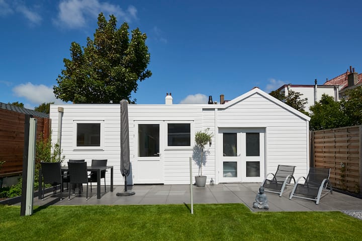 Stylish Bungalow + Parking Near Amsterdam Beach - Zandvoort