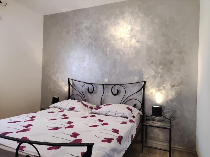 Cozy Apartment In Split In Nice Quiet Neighborhood - Split