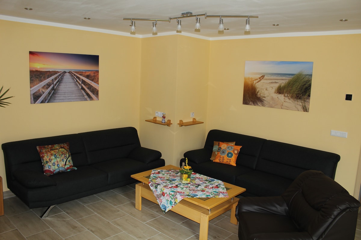 Propriété Airbnb réussie: Apartment with terrace 100 m², 3 rooms, 2 bathrooms à Börgerende Rethwisch