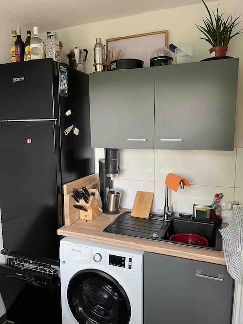 Popular Airbnb listing: City Apartment near Messe in Mülheim