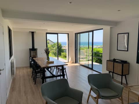 Family cottage 5 min walk to the sea