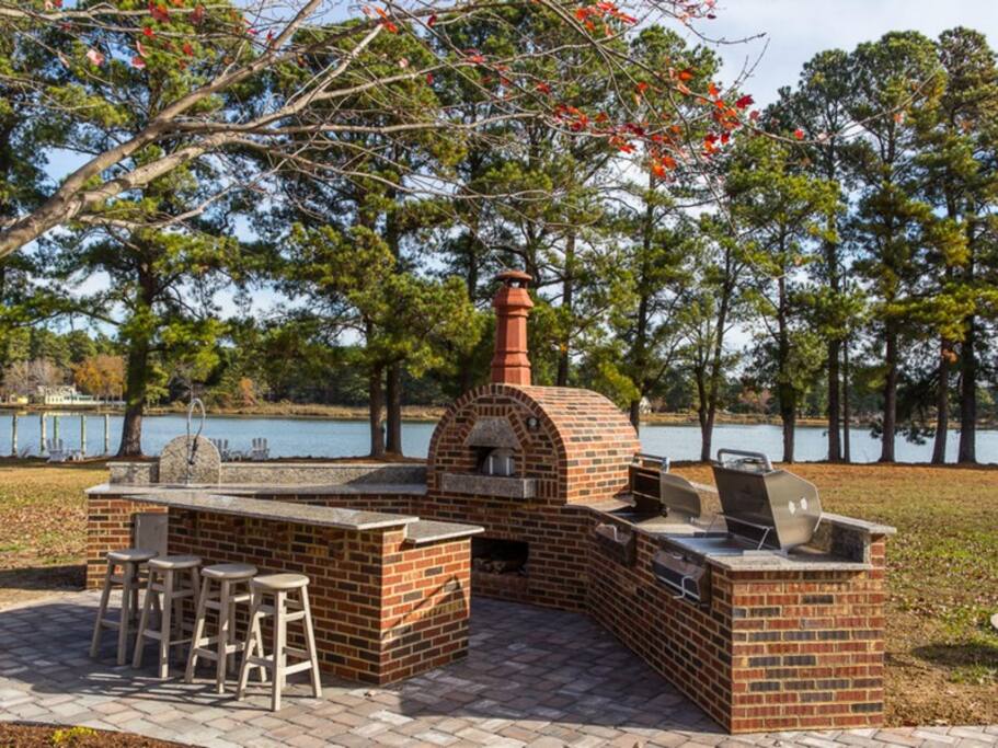 Water View Bar