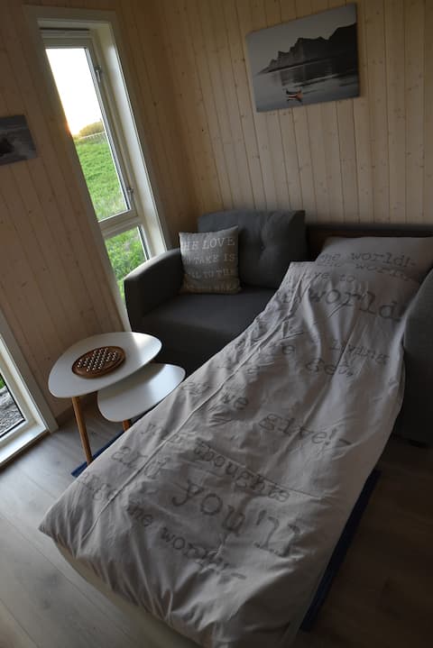 Popular Airbnb listing: Cozy Beach Guesthouse in Flakstad