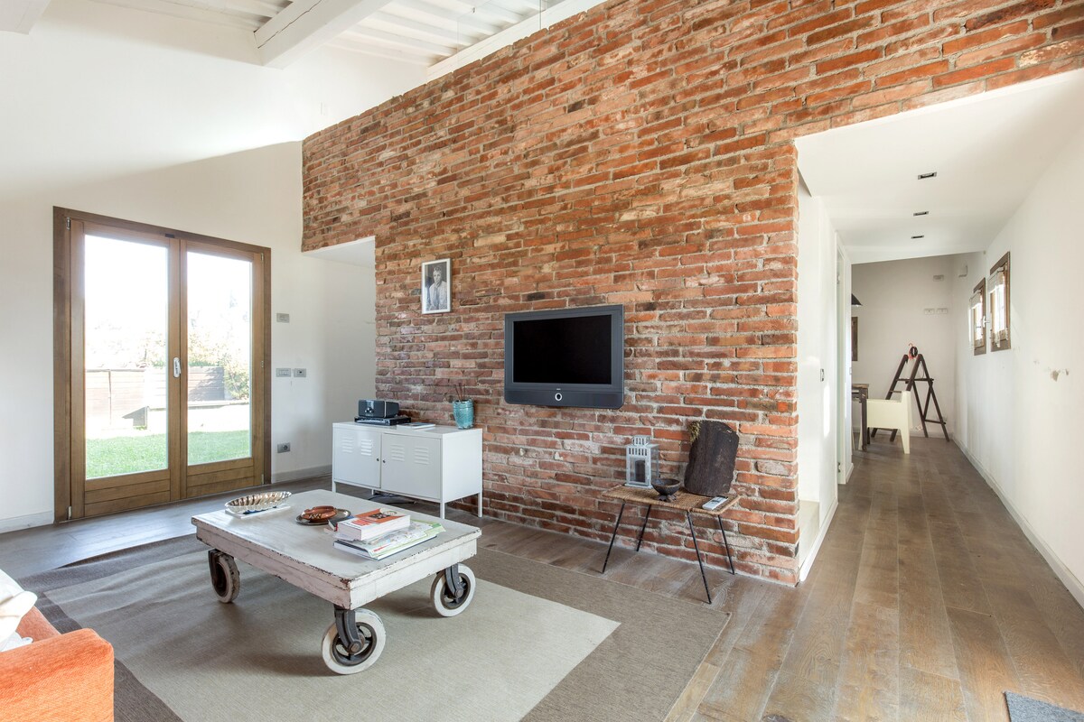 Top performing Airbnb: Cottage in a Chianti Vineyard with Jacuzzi in Vinci