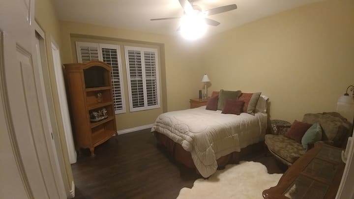 Spacious 2 Bedroom Suite, Private Bath (Vns 2) - Chula Vista, CA