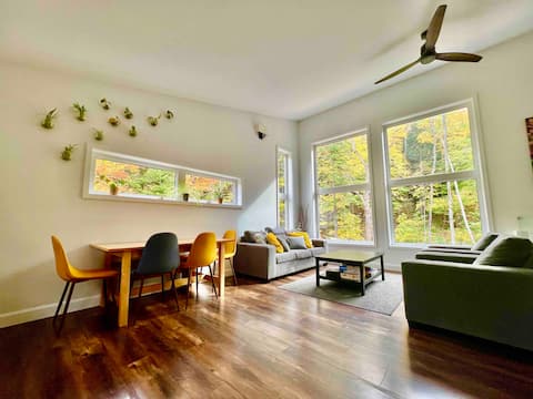 Top performing Airbnb: Muskoka Fall colours Hiking/Mountain Biking Trails in Huntsville