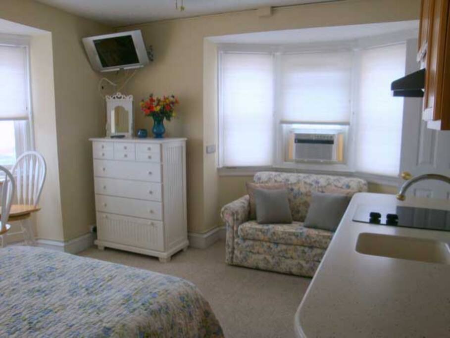 TV / Couch
