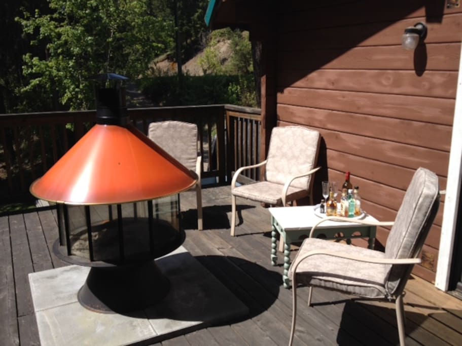 Outdoor fireplace