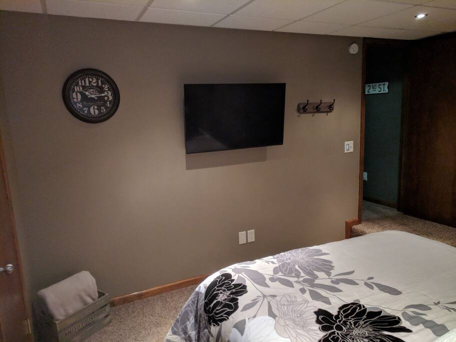 43" Smart TV with Netflix