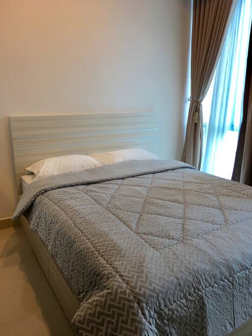 Queen size bed