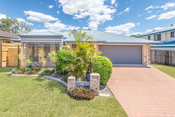 Kidman Place – Spacious Luxury+ Free Wi-Fi + Wine gallery image 2