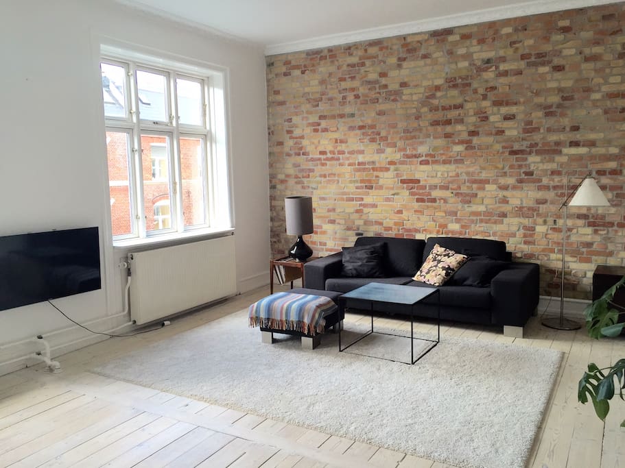 Sitting area in connection with dining area