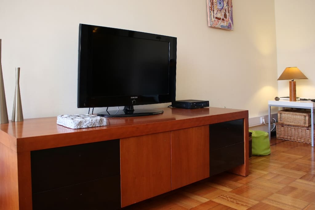 Living room whith cableTV/ sala com TV cabo