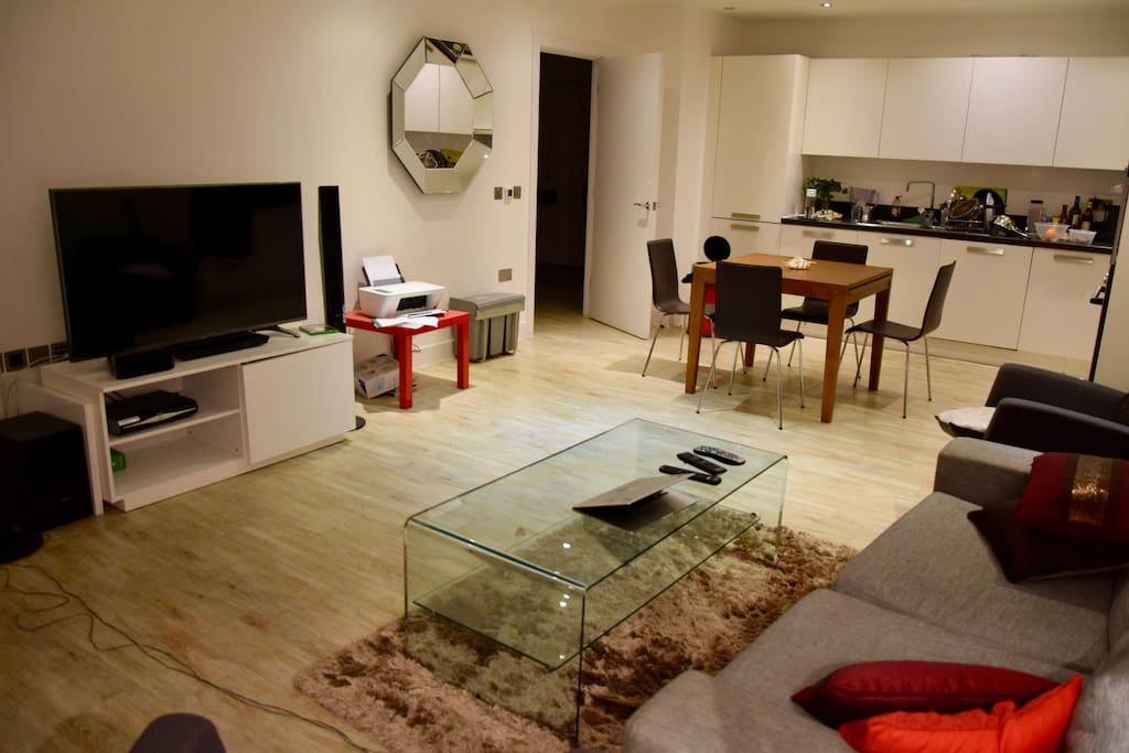 Living room - Kitchen