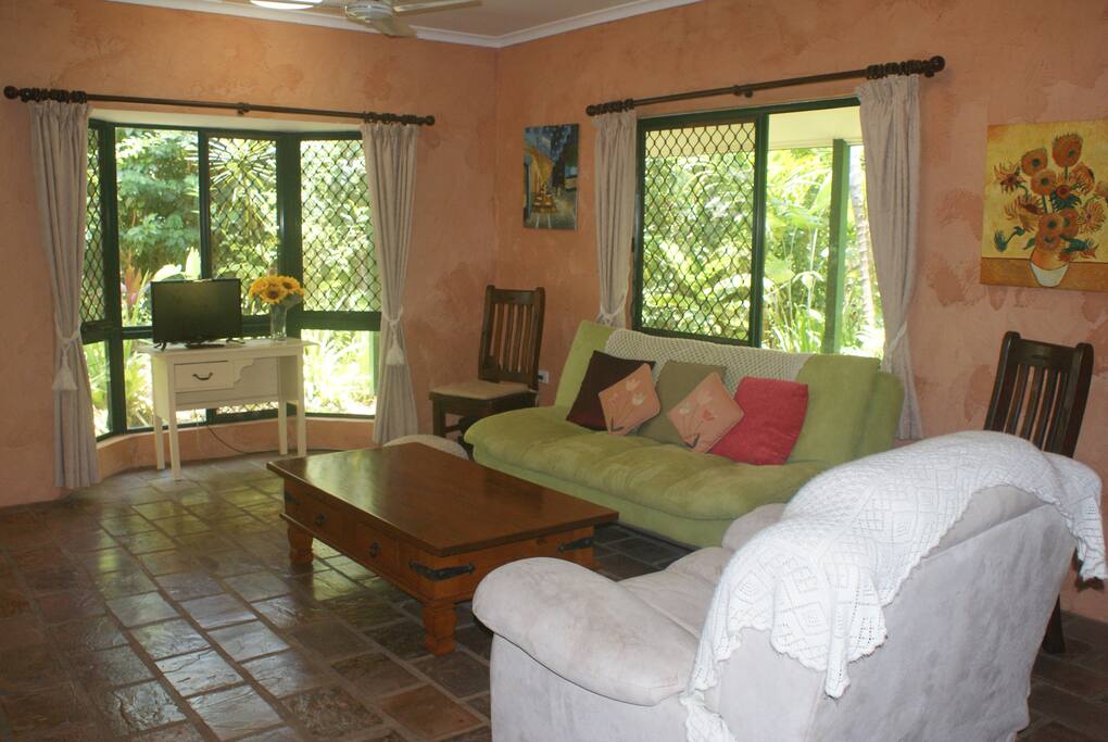 Lounge with bay window