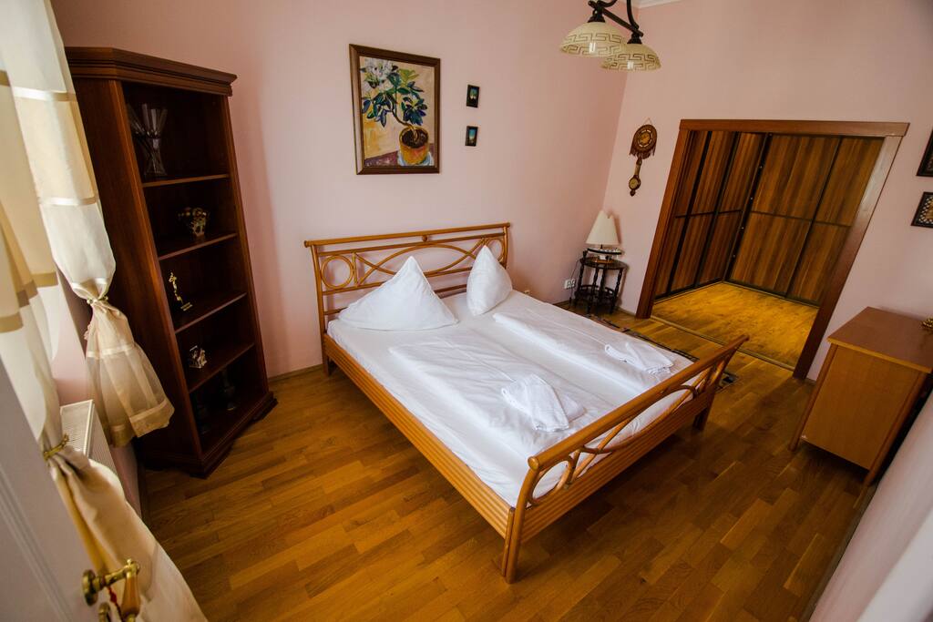 Comfortable quine-size double bed
