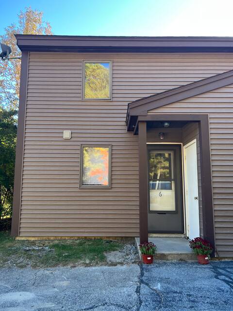 Cozy 1-bedroom condo across from Crotched Mt