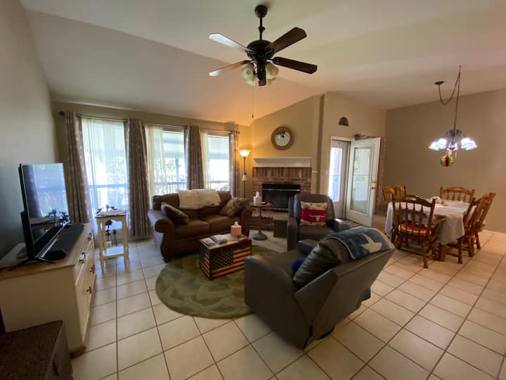 Lovely 4-bedroom House With Ac In Round Rock - Round Rock, TX