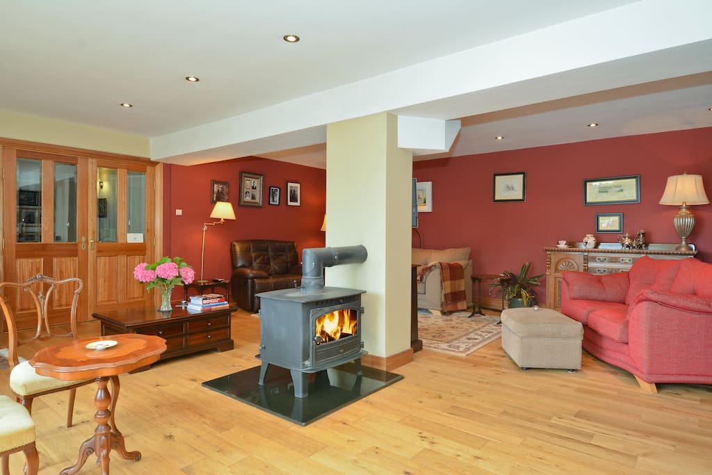 Living room with Garden access