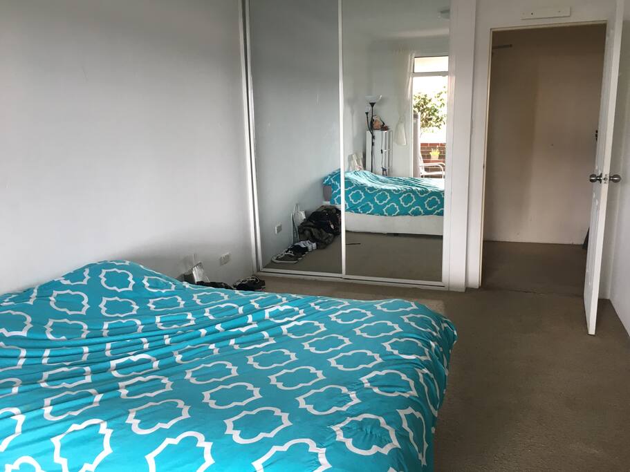 Built in wardrobe with plenty of storage!