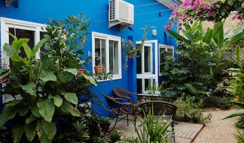 Majorelle Cotonou : Blue House