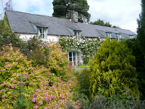 The Hovel, cosy country cottage