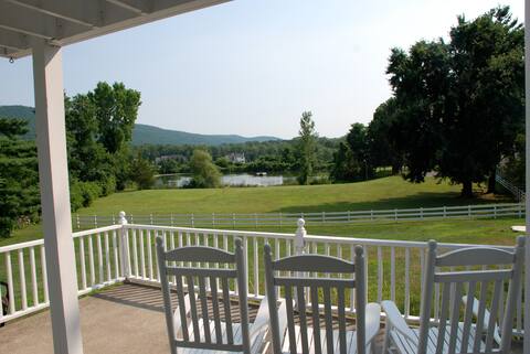 Hudson Valley Farm House 5Br 4.5Ba