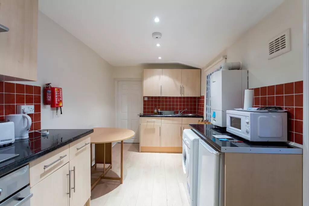 The kitchen and reception area