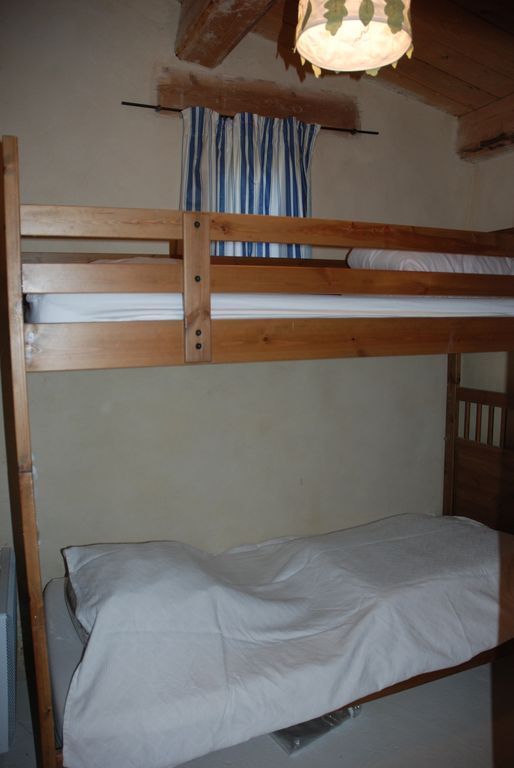 غرفة نوم صغيرة