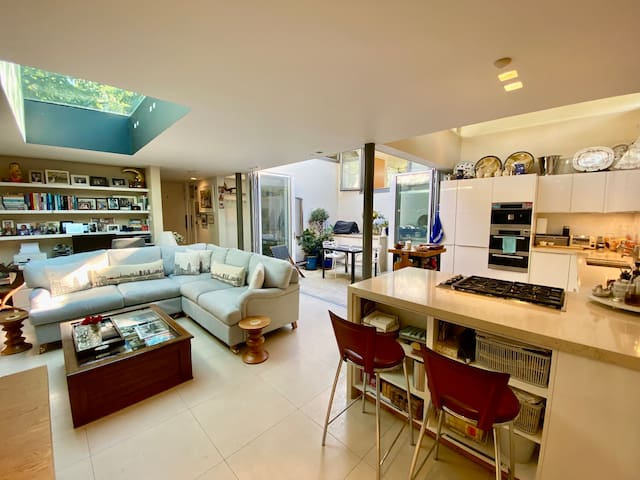 Calm in Clapham with indoor-outdoor living space