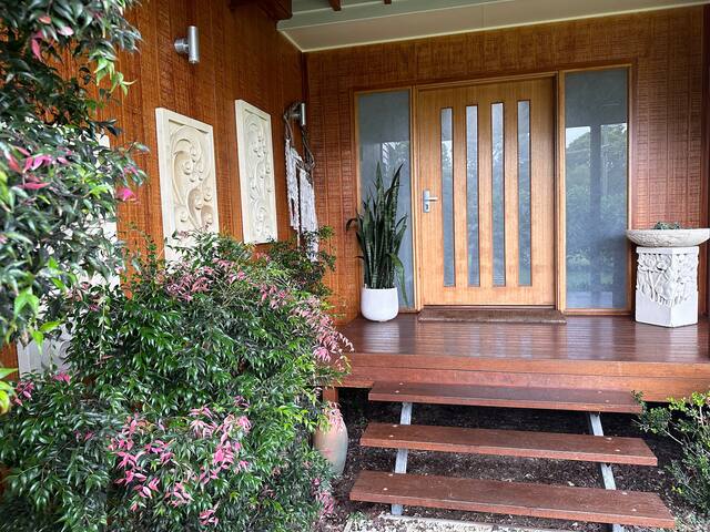 Byron@Belongil Beach House plus Games Room gallery image 4