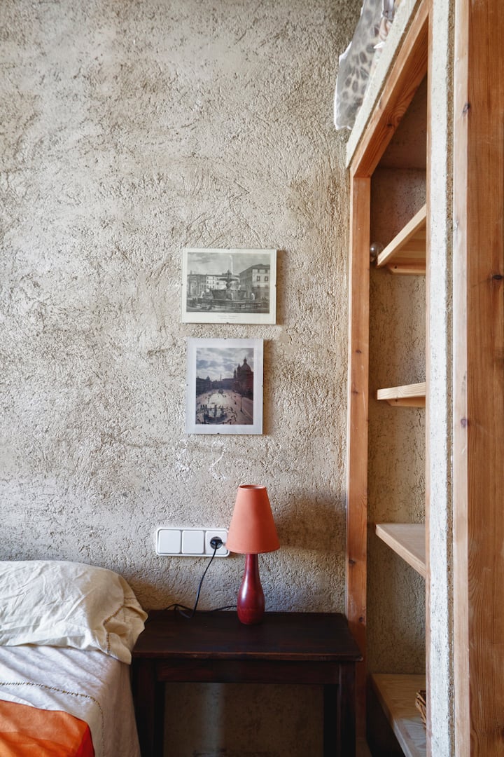 Dvojlôžková izba s detskou postieľkou