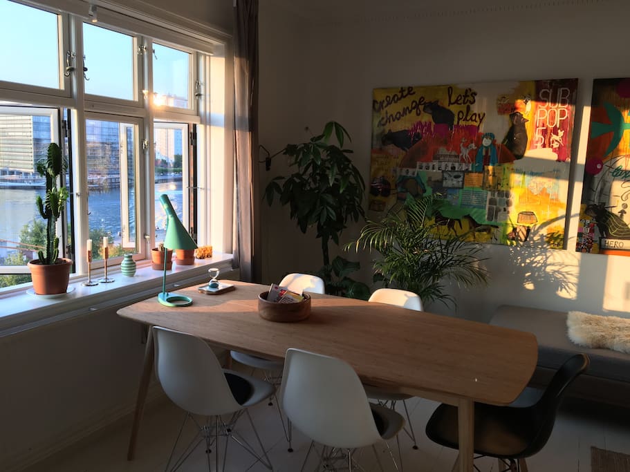 Dining table With a view