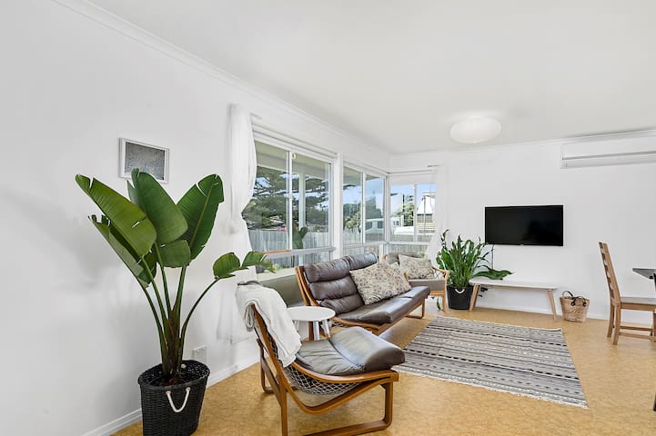 Shady Shack, all linen supplied