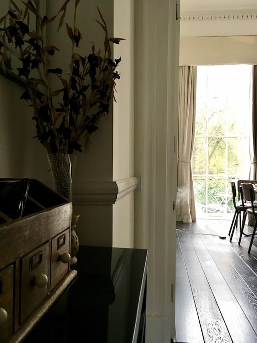 Corridor connecting the living room with the kitchen and bedroom